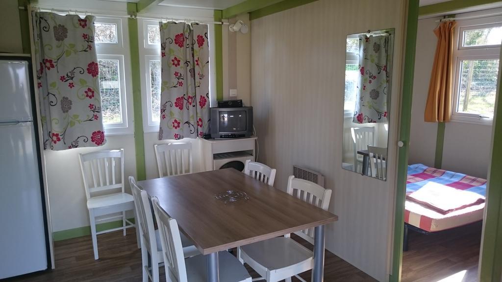 Hotel Camping des Rulières à Saint-Valérien Extérieur photo