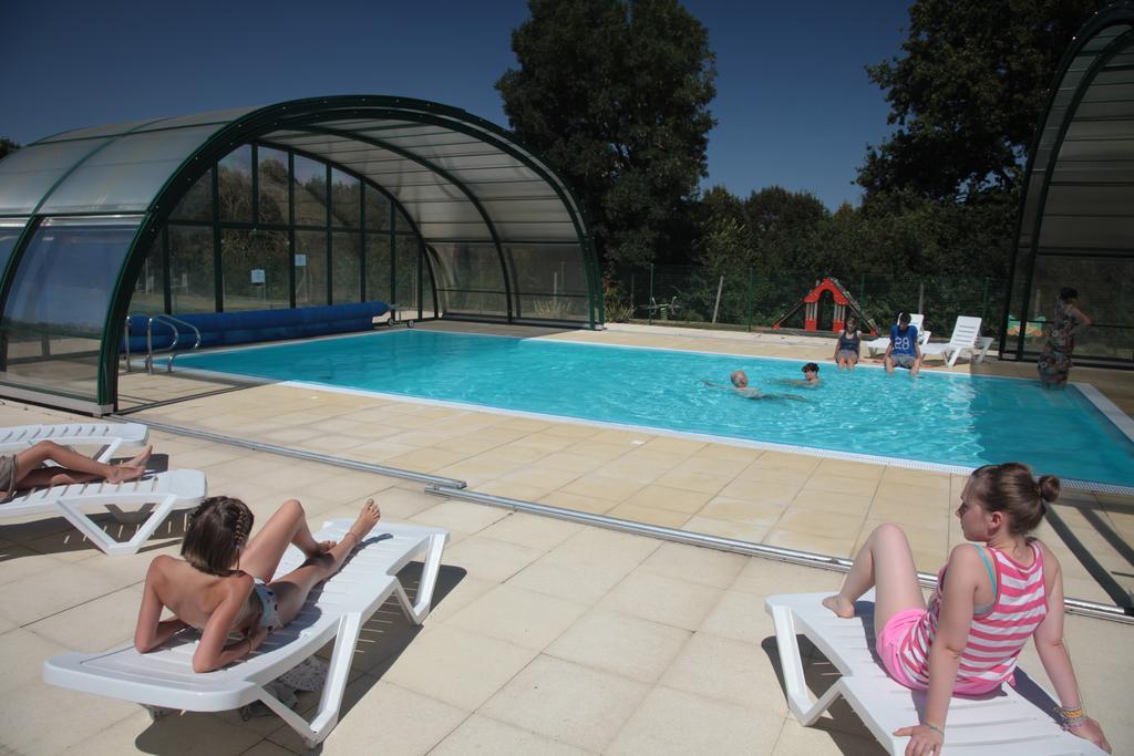 Hotel Camping des Rulières à Saint-Valérien Extérieur photo